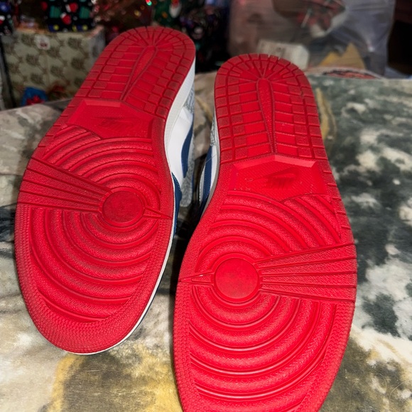 Nike Air Jordan 1 Mid True Blue sneaker with Coach Kim English autograph Mens 14 - Picture 6 of 9